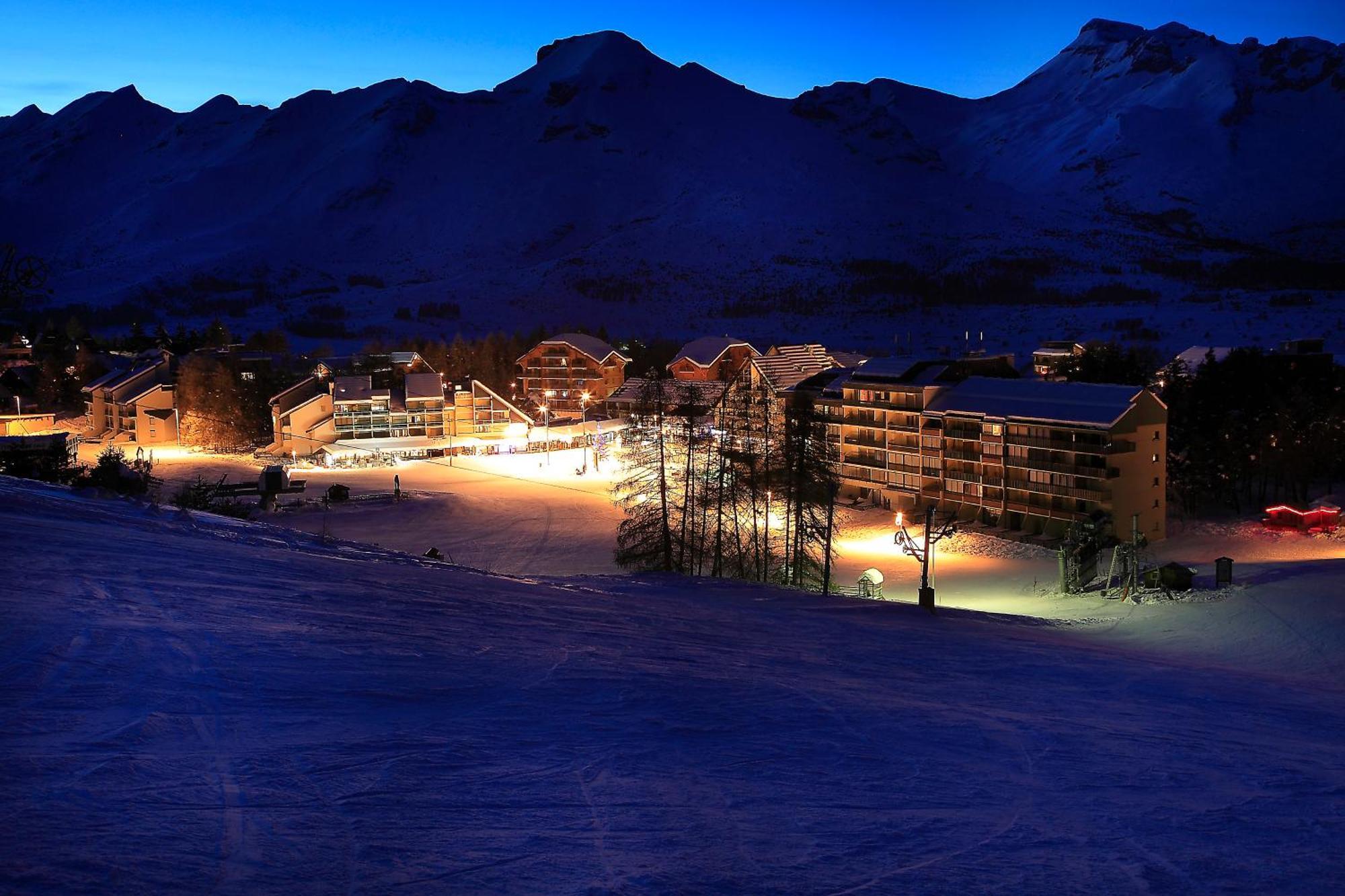 Sunweb Hotel L'Ecrin Des Neiges La Joue du Loup Exteriör bild